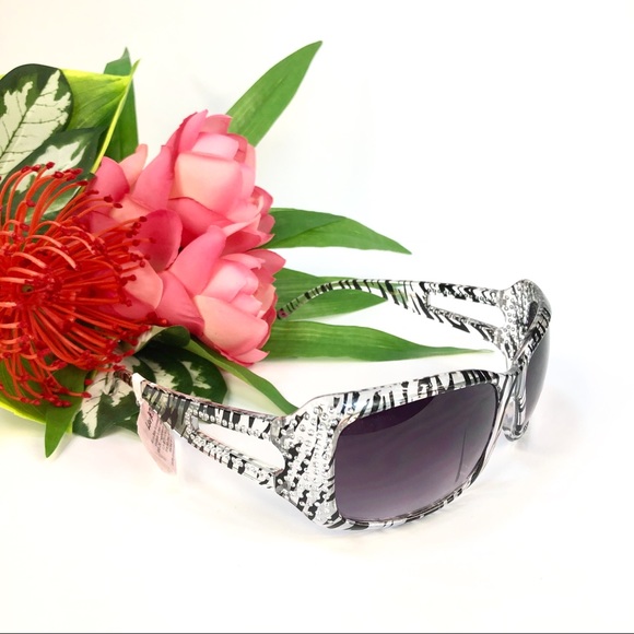 💋 Luv Betsy Animal Print Sunglasses - Picture 4 of 8